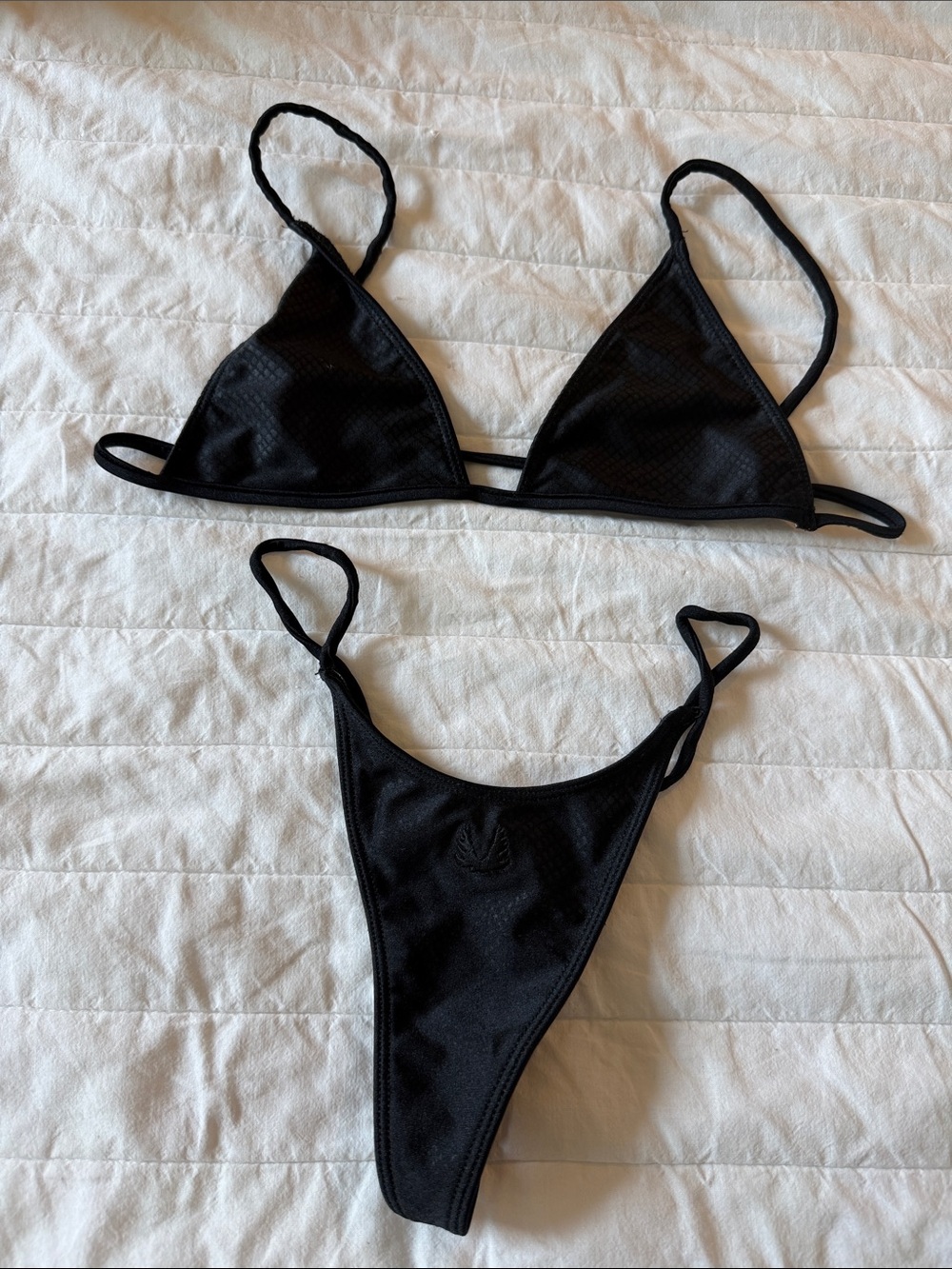 Minimale Animale Sleek Black Triangle Bikini